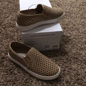 Brand New Steve Madden Zeena slip on